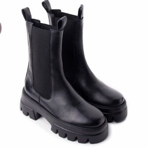 L'INTERVALLE Tacoma Lug Sole Boots